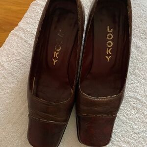 Brown and burgundy shoes. EU size 38